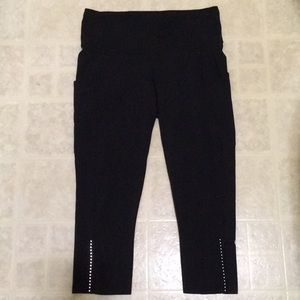 Lululemon crop leggings with pockets size 6